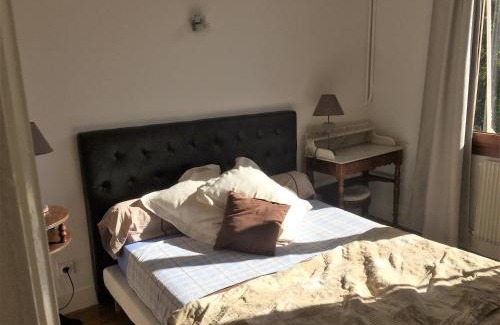 Commelle-Vernay Lit Et Petit-Déjeuner | La Ferme aux Biches