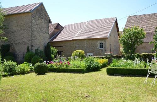 Aillevans Maison | La ferme aux glycines