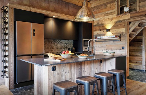 La Giettaz Appartement | La Ferme de la Caillère- Vue incroyable et sauna pour 10 - OVO Network