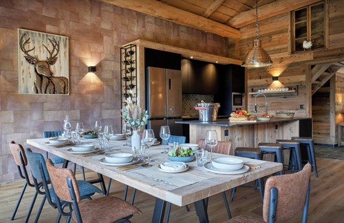 La Giettaz Appartement | La Ferme de la Caillère- Vue incroyable et sauna pour 10 - OVO Network