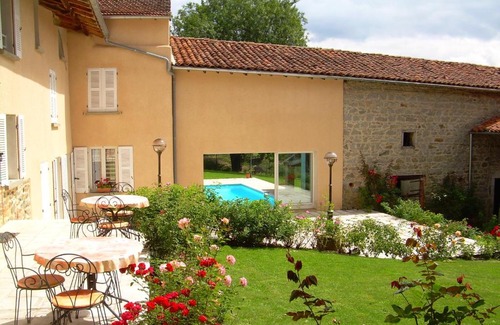 Panissieres Lit Et Petit-Déjeuner | la ferme des roses