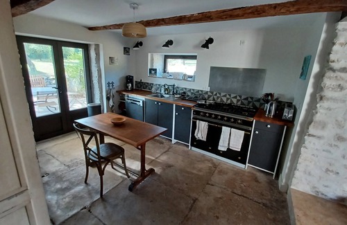Taulignan Maison | Belle ferme en pierre restaurée au milieu des chênes truffiers et de la lavande