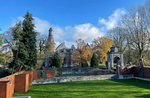 Fontaine-l'Eveque Hôtel | La Ferme du Château - Luxury Suite