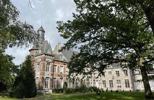 Fontaine-l'Eveque Hôtel | La Ferme du Château - Luxury Suite