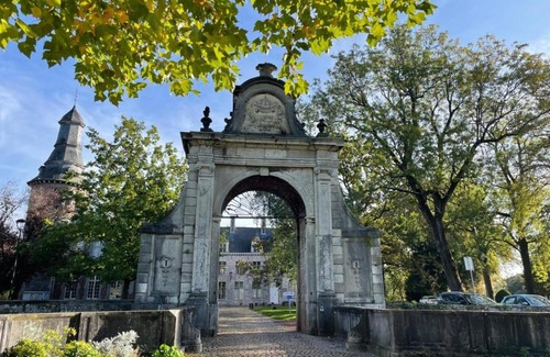 Fontaine-l'Eveque Hôtel | La Ferme du Château - Luxury Suite
