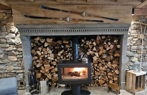 Besse-et-Saint-Anastaise Maison | La ferme de Jouane