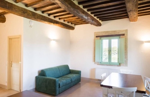 Marsciano Appartement | La Fiaccola, elegant suite with fireplace