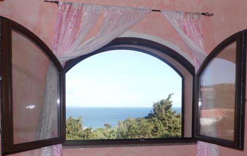 Santa Teresa di Gallura Lit Et Petit-Déjeuner | La Finestra Vista Corsica