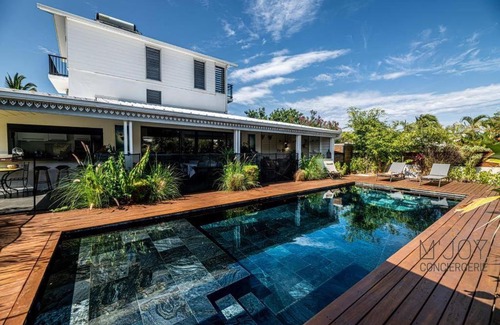 Etang Sale Les Bains Villa | La Fleur de l'Etang