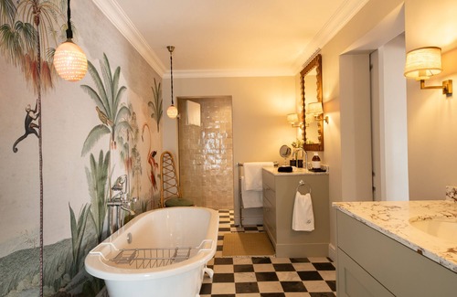 Westcliff Maison | La Fontaine Guest House