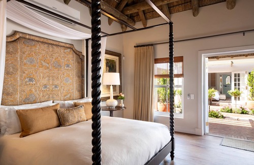 Westcliff Maison | La Fontaine Guest House