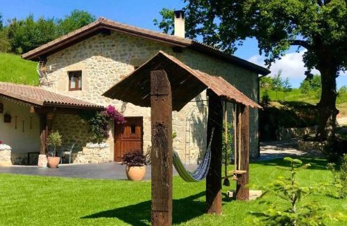 Villacarriedo Maison | La Fontana de Pedroso, descubre Cabárceno y Cantabria