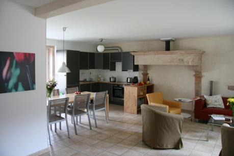Cuisery Maison | La Fontenelle - Lovely Holiday House with Swimming Pool
