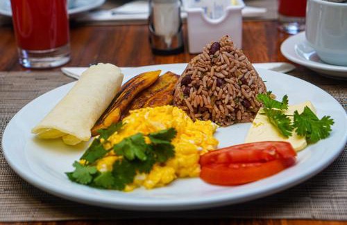 La Fortuna Lit Et Petit-Déjeuner | La Fortuna Lodge by Treebu Hotels