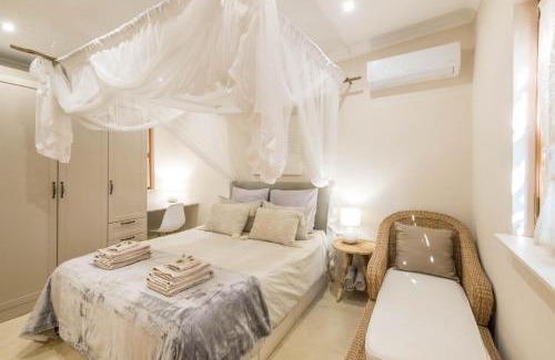 McGregor Maison | La Galleria Cottage Retreat