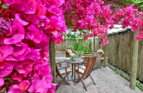 McGregor Maison | La Galleria Cottage Retreat