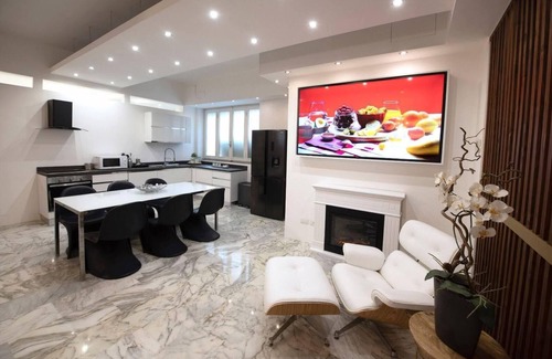 Zona Solari Appartement | La Galleria Milan - Your Chic Urban Retreat in Solari District