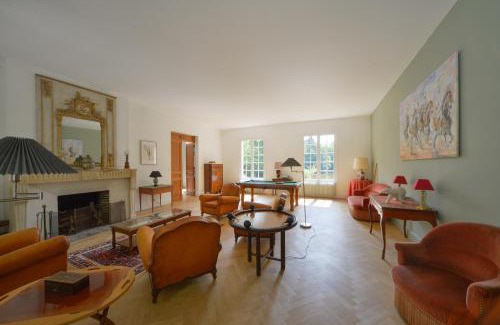 Mery-es-Bois Maison | La Genêtière - Grande maison avec étang en Sologne