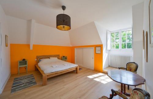 Mery-es-Bois Maison | La Genêtière - Grande maison avec étang en Sologne