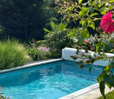 Sainte-Colombe Lit Et Petit-Déjeuner | La Glycine B&B