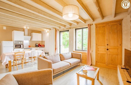 Montmelard Maison | la Glycine - MONTMELARD