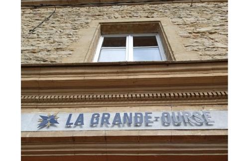 Charleville-Mezieres Lit Et Petit-Déjeuner | La Grande-Ourse