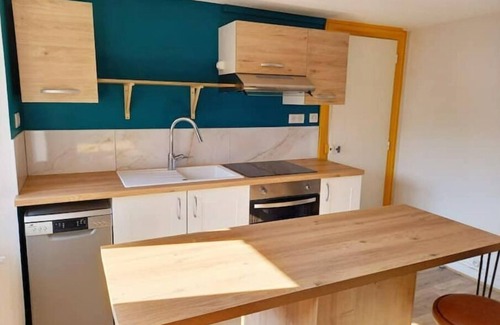 Riorges Appartement | La "grande" Rochette appartement rooftop & jacuzzi