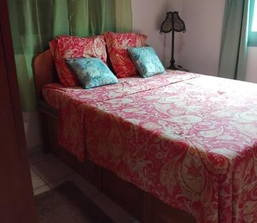 Gouzon Appartement | La grande table