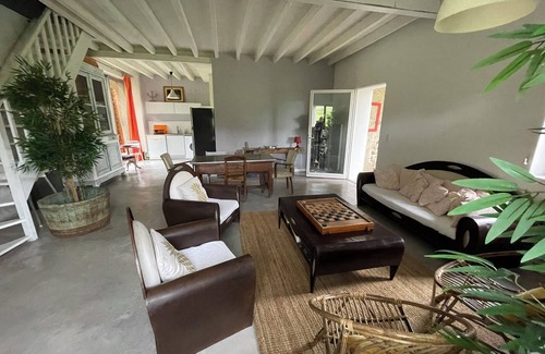 Labastide-Villefranche Maison | La Grange: Between sea and mountain, spacious gite with private swimming pool.