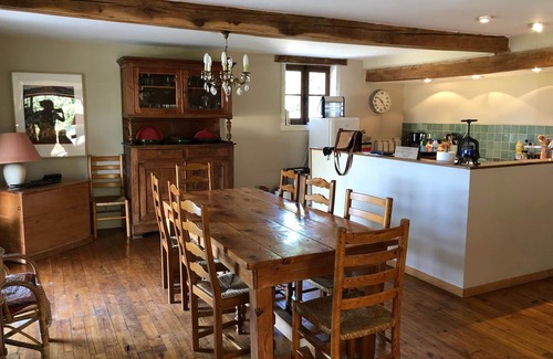 Saint-Martial-Viveyrol Maison | La Grange, beautiful barn conversion with private swimming pool in rural setting