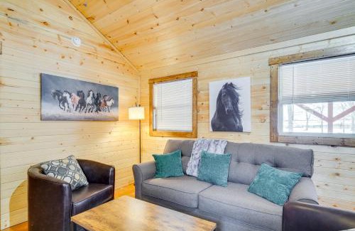 La Grange Maison | La Grange Cabin on a Racehorse Farm with Pond Views!