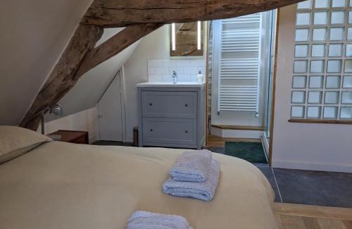 Chapaize Maison | La Grange de la Porterie - Magnificent House and Barn Conversion in Historic village