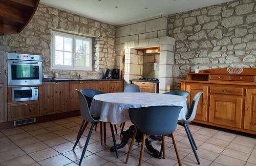 Allonnes Cottage | La Grange - Gite PMR 7 personnes avec piscine