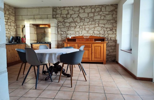 Allonnes Cottage | La Grange - Gite PMR 7 personnes avec piscine