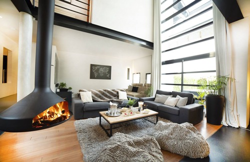 Saint-Genis-Pouilly Maison | La Grange Emnitan - Superbe villa pour 12, spa, fitness, home cinema