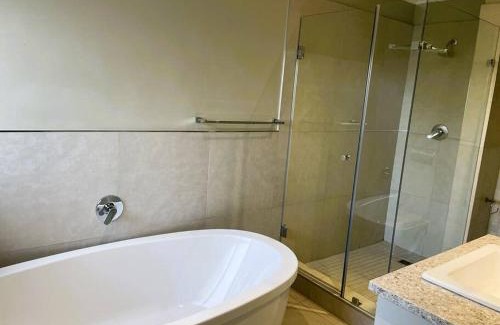 Stellenbosch Central Appartement | La Gratitude 3 Bedroom Apartment, Central
