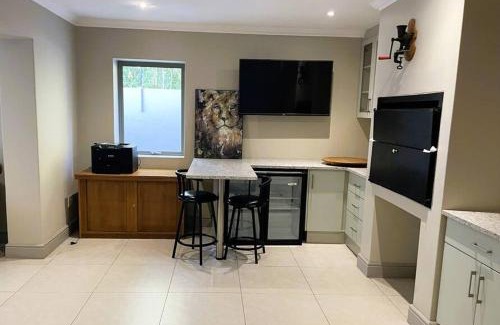 Stellenbosch Central Appartement | La Gratitude 3 Bedroom Apartment, Central