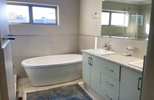 Stellenbosch Central Appartement | La Gratitude 3 Bedroom Apartment, Central