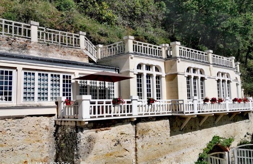 Aubigne-Racan Maison | La Gravière gîte perché depuis 1928 proche zoo de La Flèche et circuit 24H