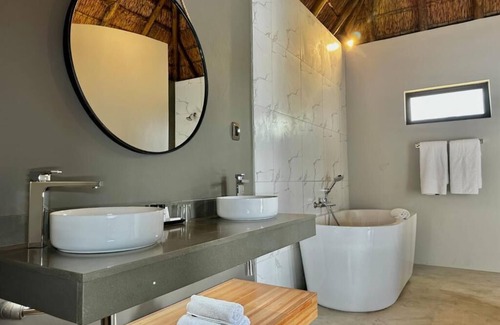 Broederstroom Cabine | La Joya Lodge Conference Centre and Spa