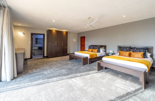 Broederstroom Cabine | La Joya Lodge Conference Centre and Spa