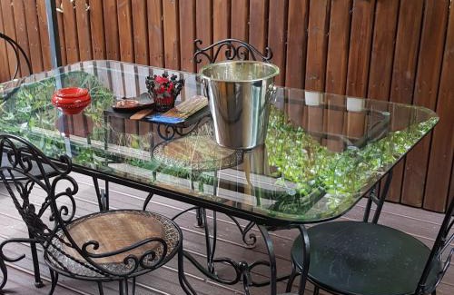 Bois de Nefles Maison | LA LIANE DE JADE 974-Lodge Le Palissandre - jacuzzi privatif - piscine chauffée