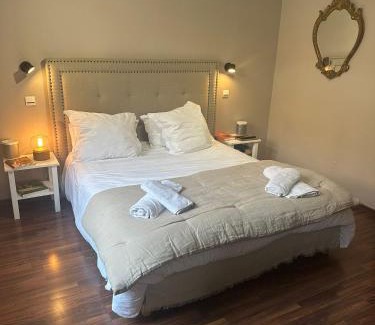 Cambrai Appartement | La Liberté, Loft 90 m2 rénové centre-ville, terrasse amenagee, jeux & parking