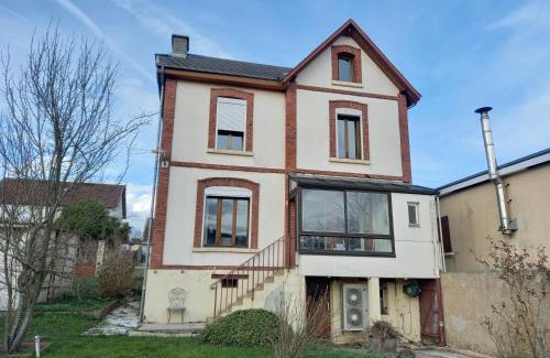 Nouvion-sur-Meuse Maison | La locomotive by La BB12087