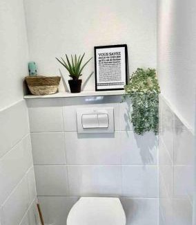 Mont-de-Marsan Appartement | La loge de Gustave, studio avec wifi et une place de parking privatif