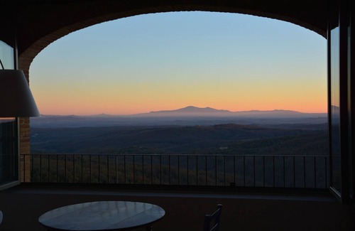 Rosennano Appartement | LA LOGGIA. MAISON AVEC PISCINE ET UNE VUE EPOUSTOUFLANTE SUR LE CHIANTI
