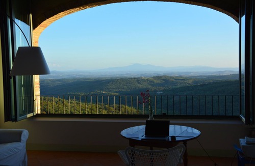 Rosennano Appartement | LA LOGGIA. MAISON AVEC PISCINE ET UNE VUE EPOUSTOUFLANTE SUR LE CHIANTI