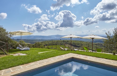 Rosennano Appartement | LA LOGGIA. MAISON AVEC PISCINE ET UNE VUE EPOUSTOUFLANTE SUR LE CHIANTI