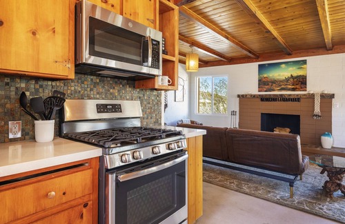 Panorama Heights Maison | 🌵La Luna Azul - A Private Home in the Boulders w/ Hot Tub, Fire Pit and BBQ🌵