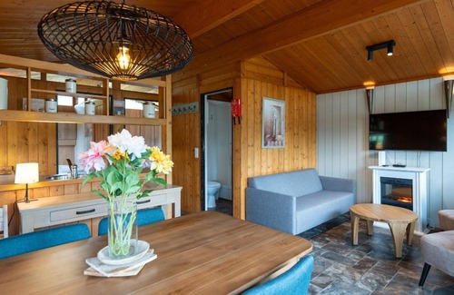 Hastiere Chalet De Ski | La Lune Comfort 6p - Trois Chambres Chalet, Couchages 6